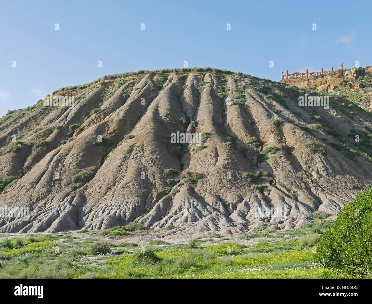 Erosione della montagna, la Valle dei Templi, Vallee di Templi di Agrigento, Sicilia, Italia Foto Stock