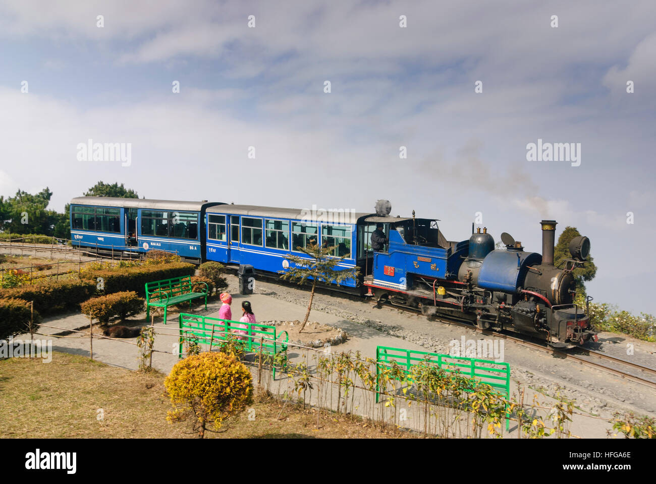 Ghoom: Darjeeling Himalayan Railway in Batasia Loop, West Bengal, Westbengalen, India Foto Stock