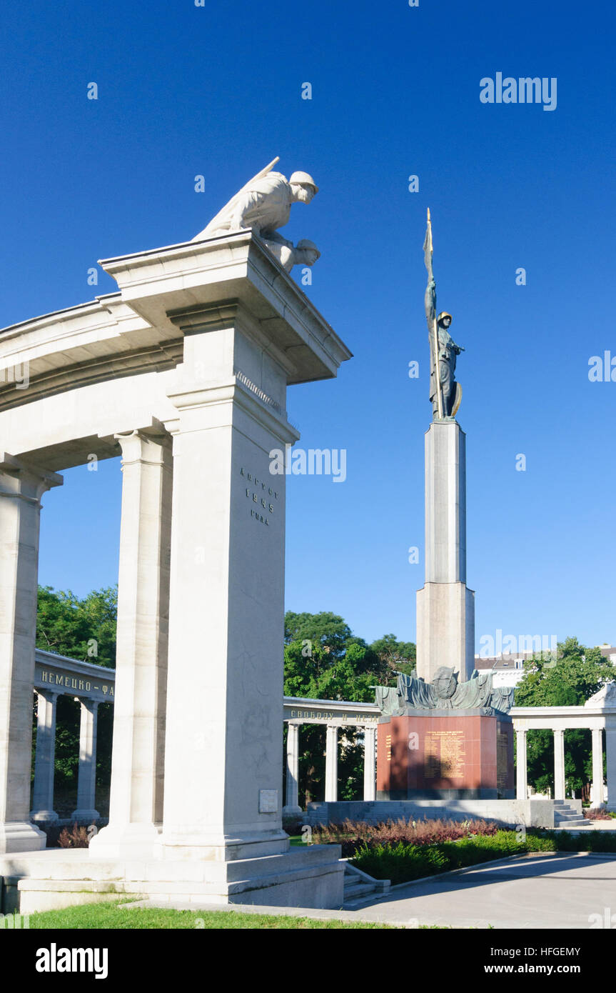 Wien, Vienna: Monumento ai soldati dell'Armata Rossa sul Schwarzenbergplatz, Wien, Austria Foto Stock