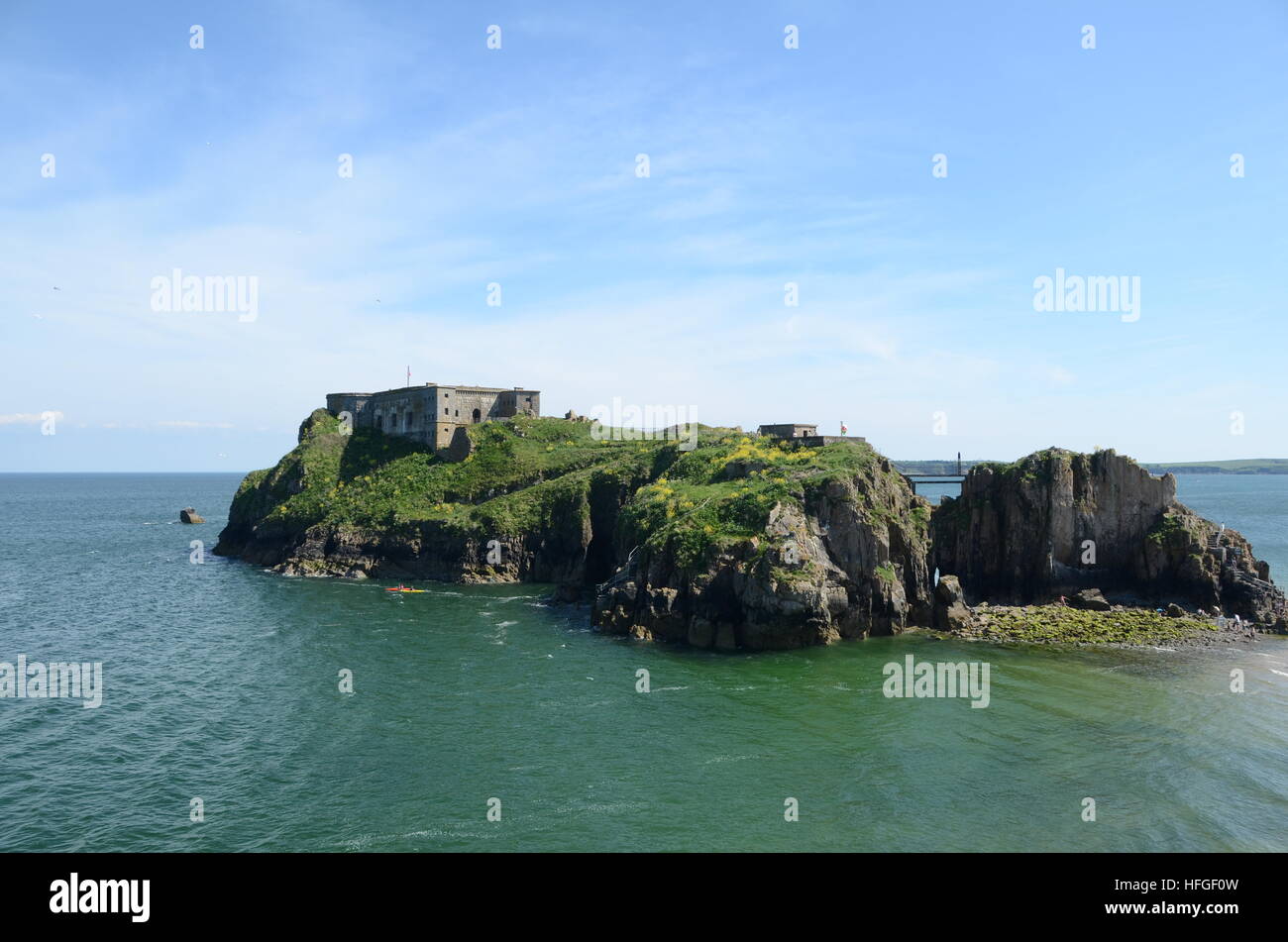 Una vista dell'isola di Santa Caterina e, in Tenby, Pembroke, Galles Foto Stock