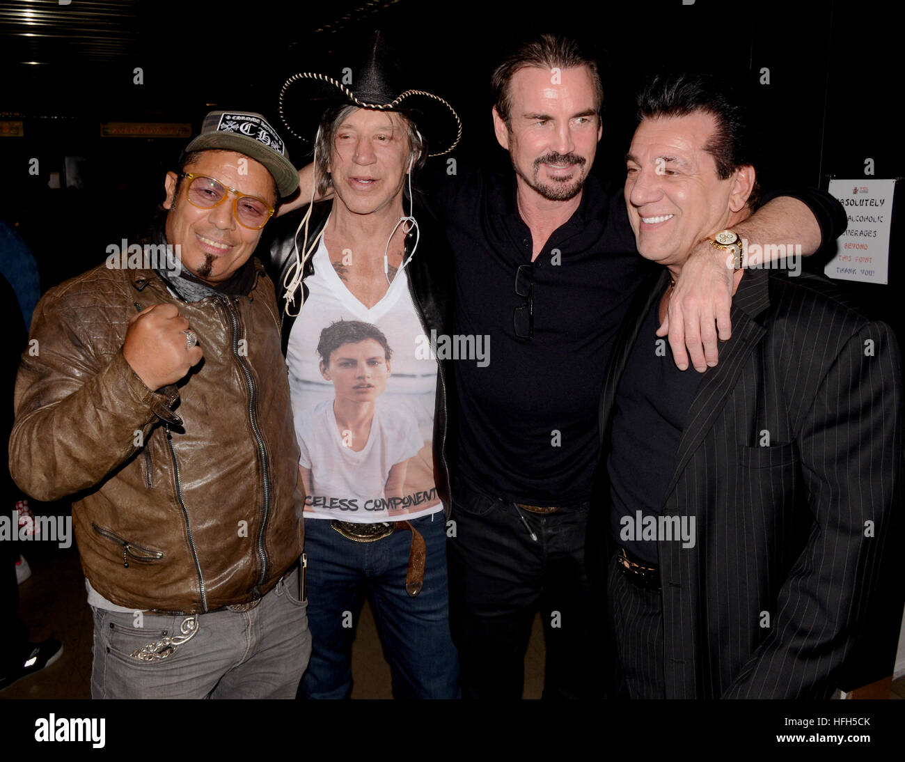 Ramses III, Mickey Rourke, Gary Stretch e Chuck Zito assiste lo screening di Attraverso mio padre agli occhi: La Ronda Rousey storia in TCL Chinese Theatre 6 su dicembre 30, 2016 in Hollywood, la California. Foto Stock