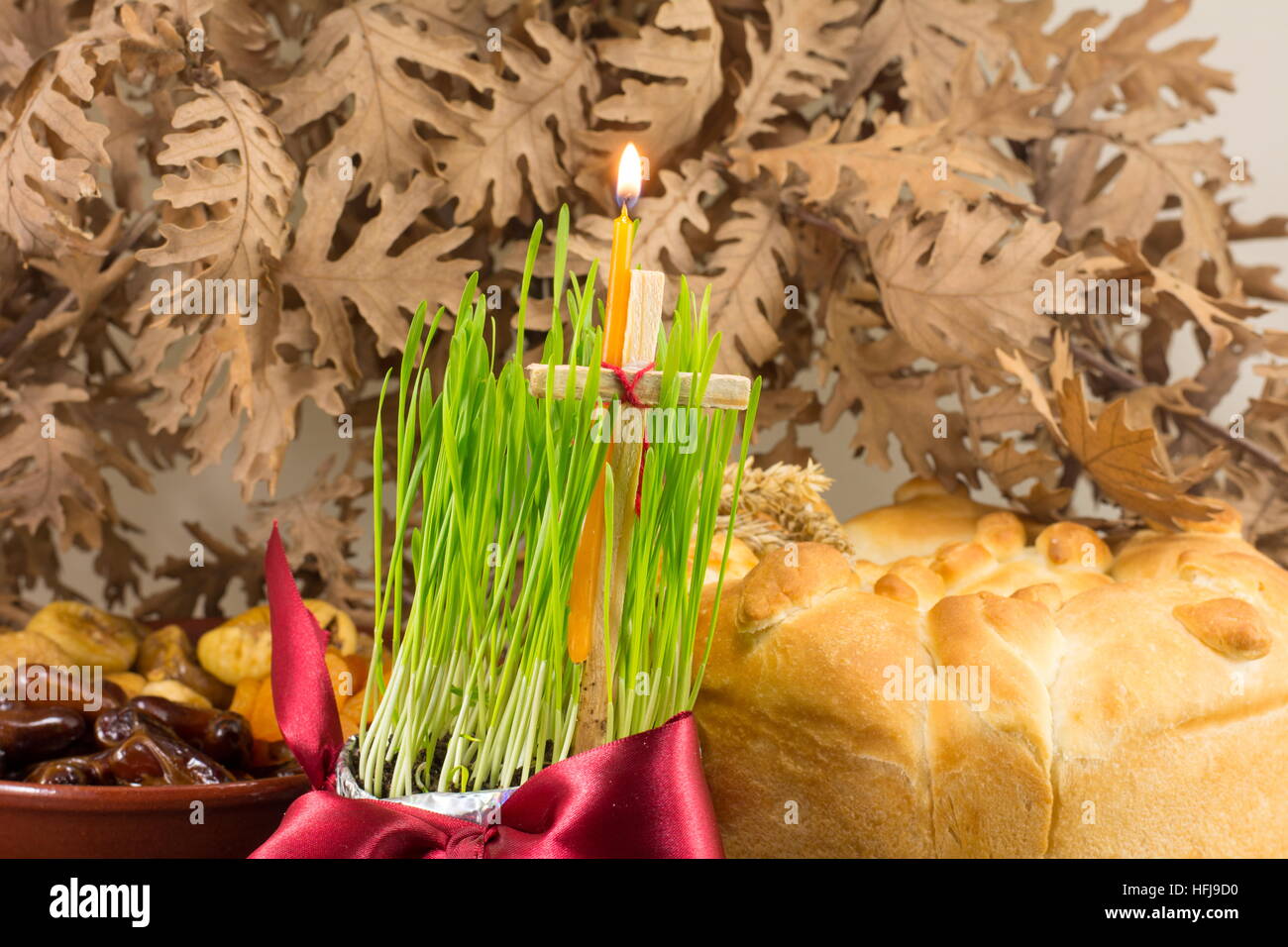 Natale Ortodosso offerte con crescente Grano verde Foto Stock