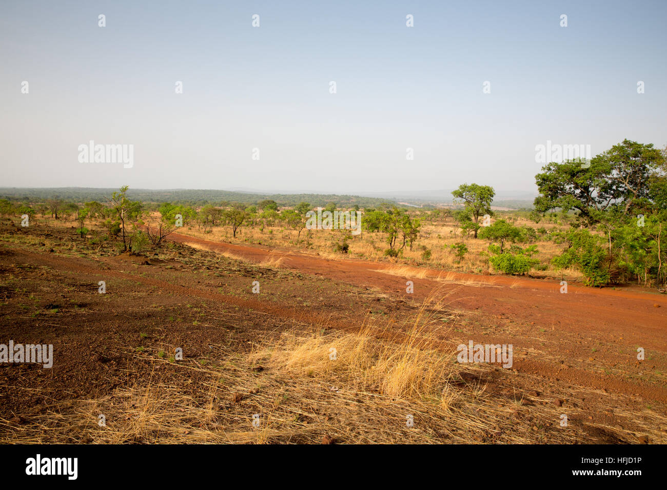 Kiniero, Guinea, 30 Aprile 2015: Questa valle paesaggio sarà allagato dalla diga Fomi. Foto Stock