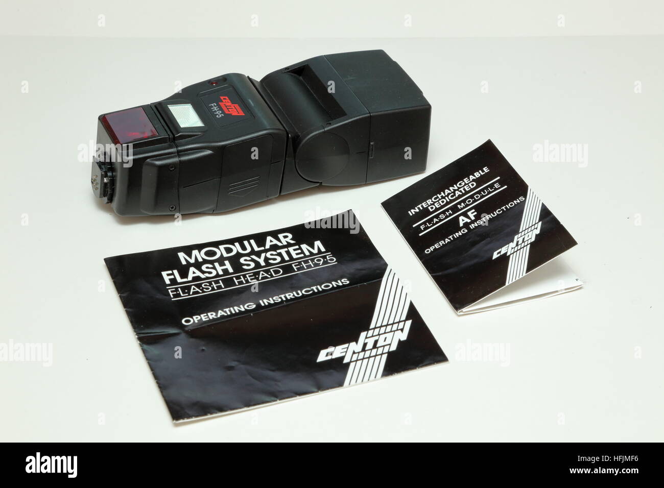 Centon (Jessops) FH95 flashgun elettronico visualizzato con libretti istruzione da anni novanta Foto Stock