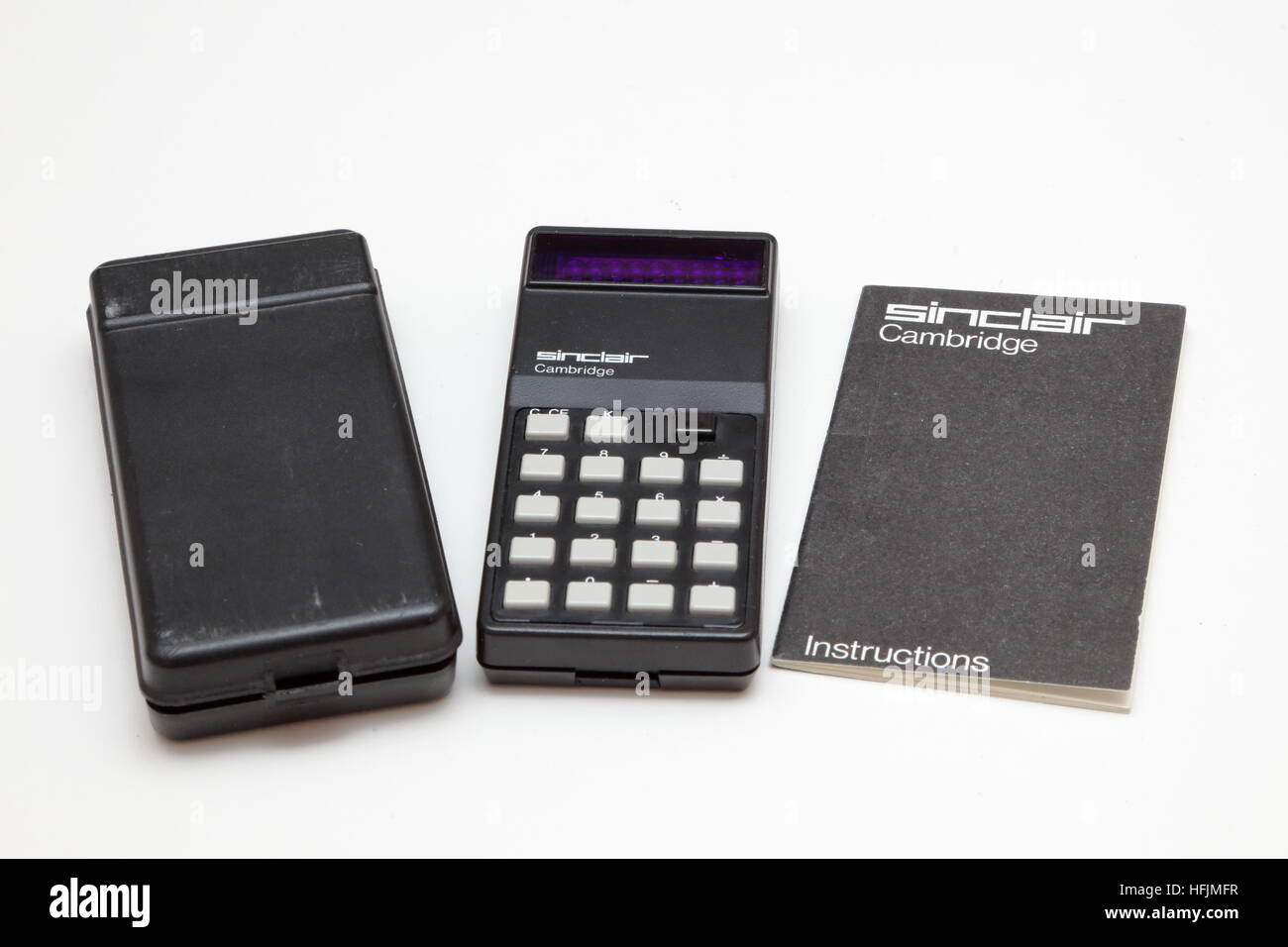 Sinclair Cambridge calcolatrice elettronica con custodia rigida e libretto di istruzioni da anni settanta Foto Stock