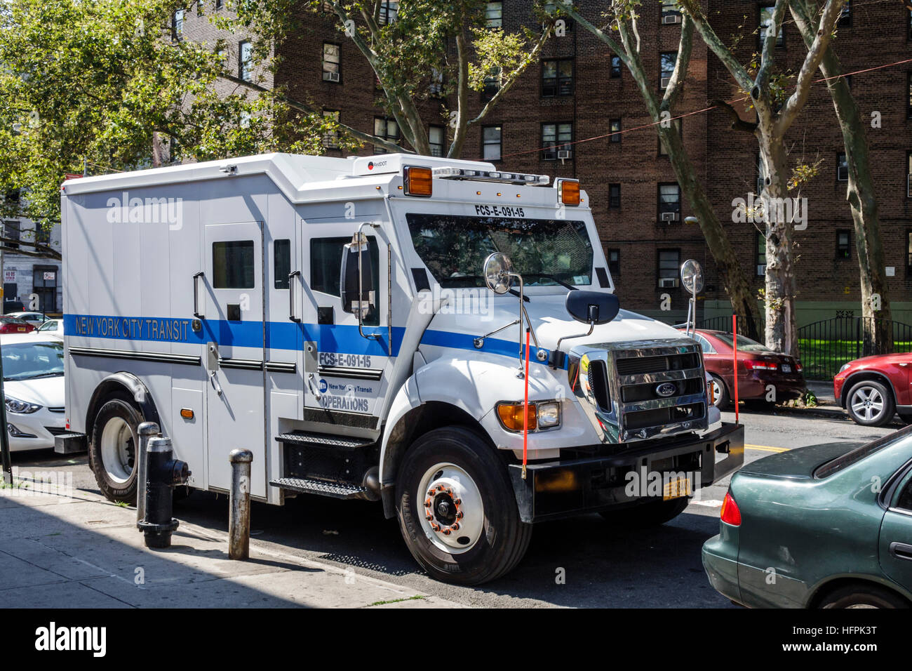 New York City, NY NYC, Long Island City, veicolo parcheggiato, New York City, Transit Operations, visitatori viaggio turistico tour punto di riferimento Foto Stock