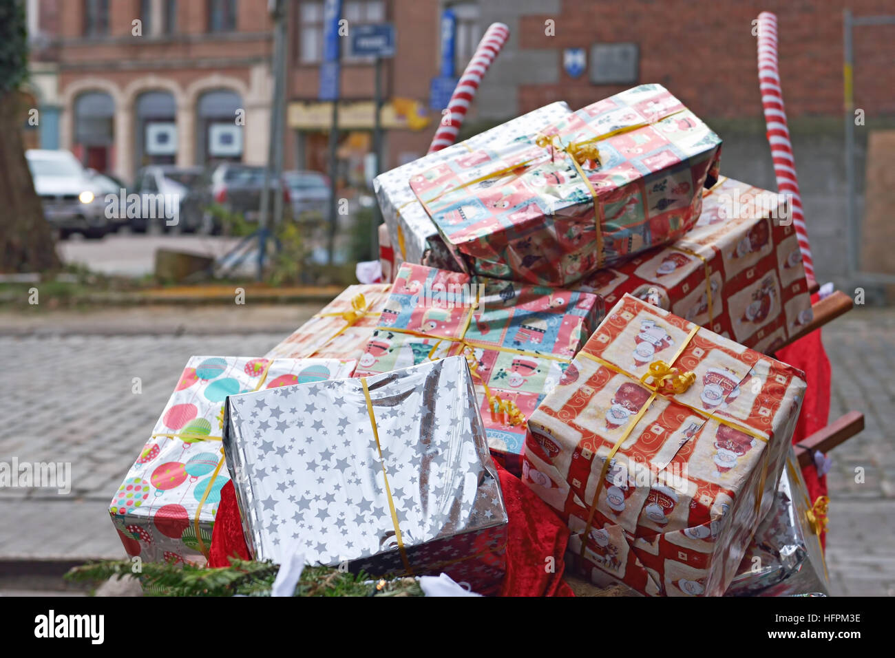 Decorazioni di strada dello shopping nel centro di Bruxelles, Belgio durante la stagione di Natale a dicembre 24, 2016 Foto Stock