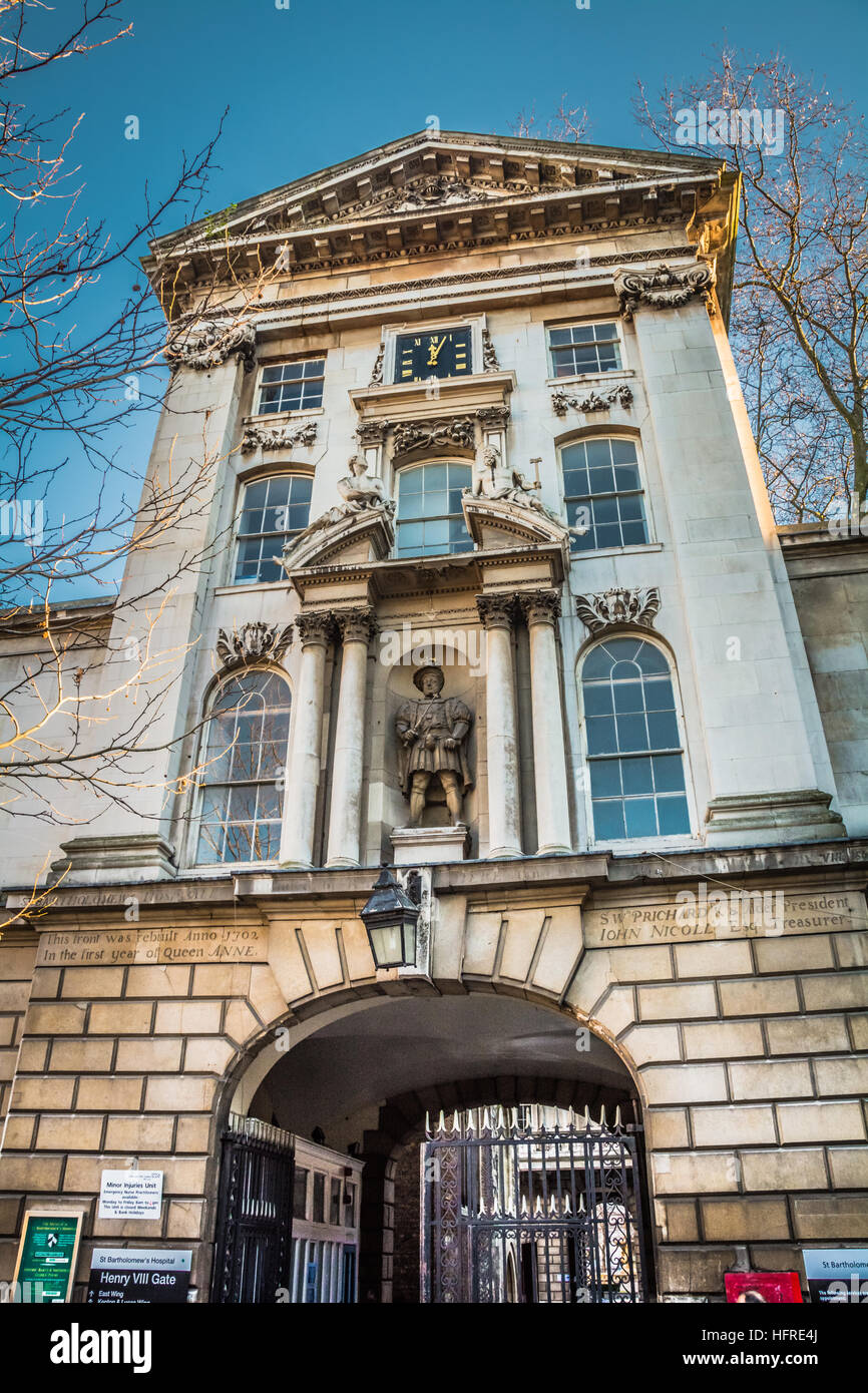 Il Gatehouse di Henry l'ottavo, St. Bartholomew's Hospital a West Smithfield, Londra, Inghilterra, Regno Unito Foto Stock