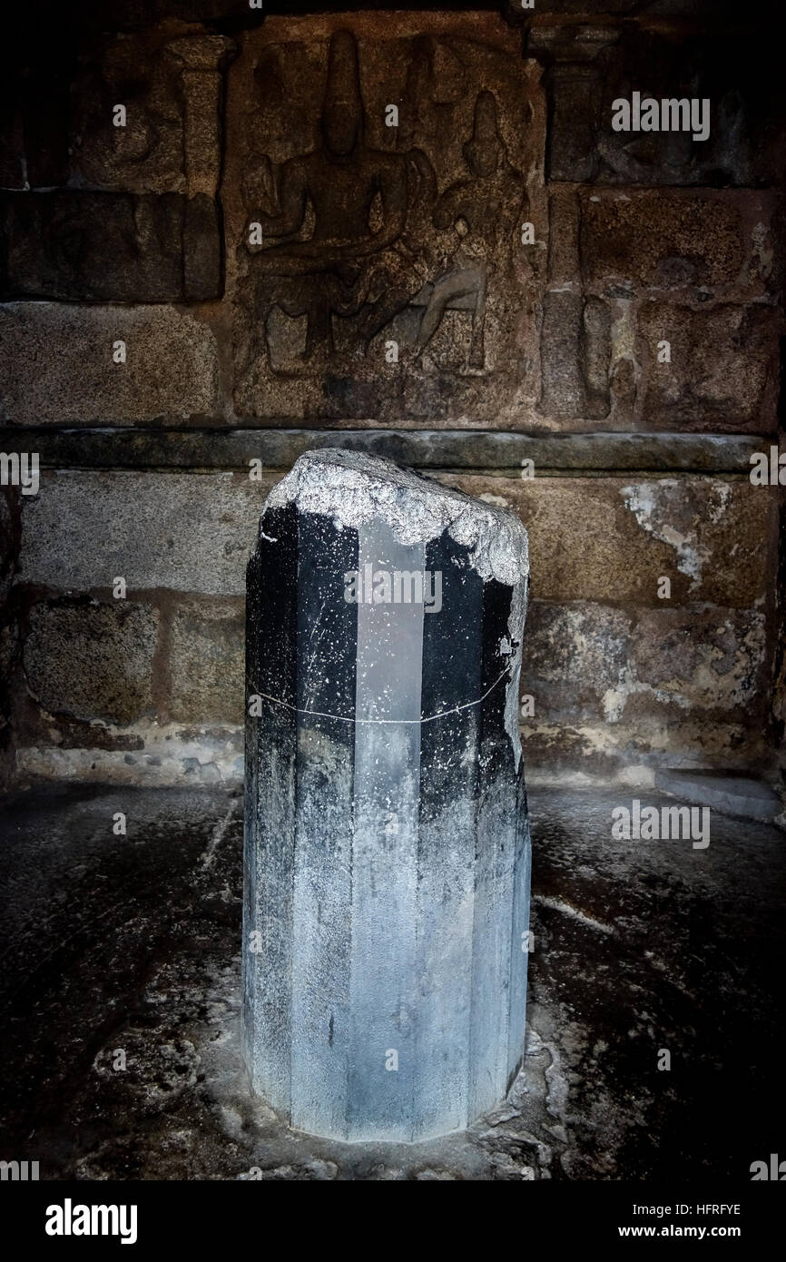 Shiva lingam presso il Tempio Shore A Mamallapuram, Tamil Nadu, India. Foto Stock