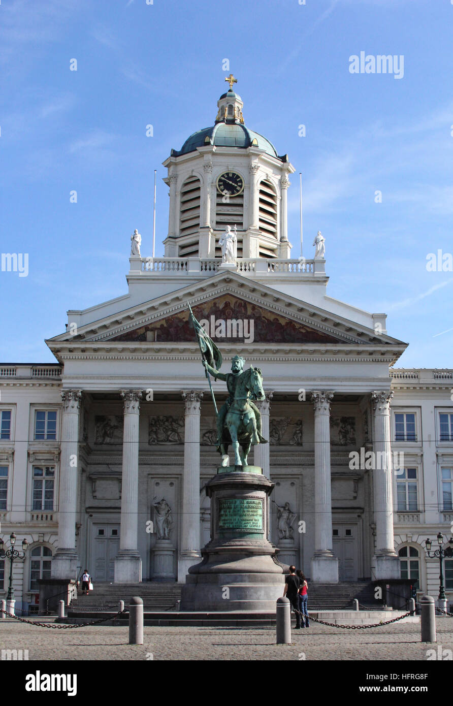 La statua di inizio Crusader Godfrey Bouillon si trova al di fuori del palazzo reale di Mont des Arts sezione di Bruxelles, Belgio Foto Stock