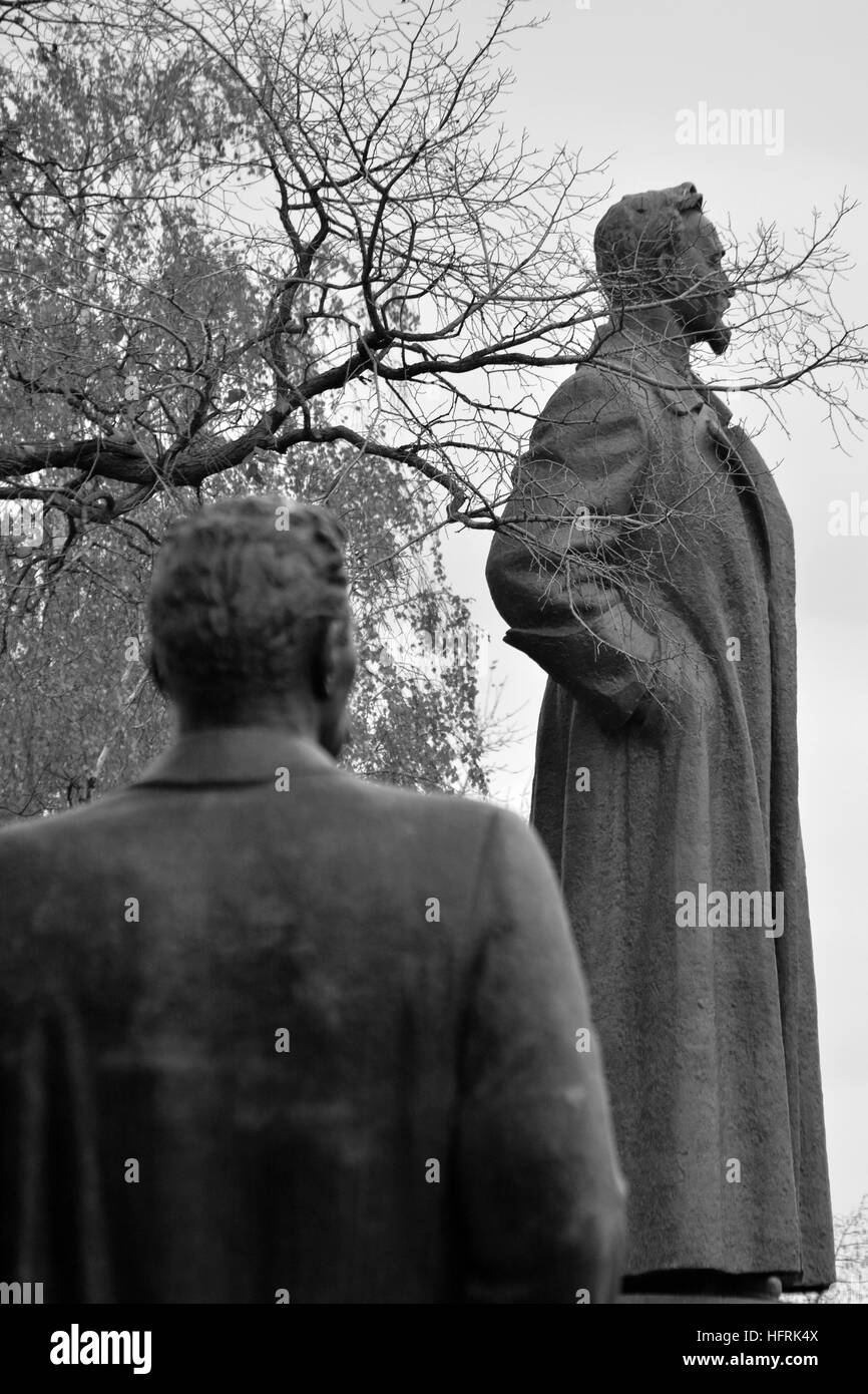 Statue del Giardino degli eroi caduti a Mosca, Russia Foto Stock