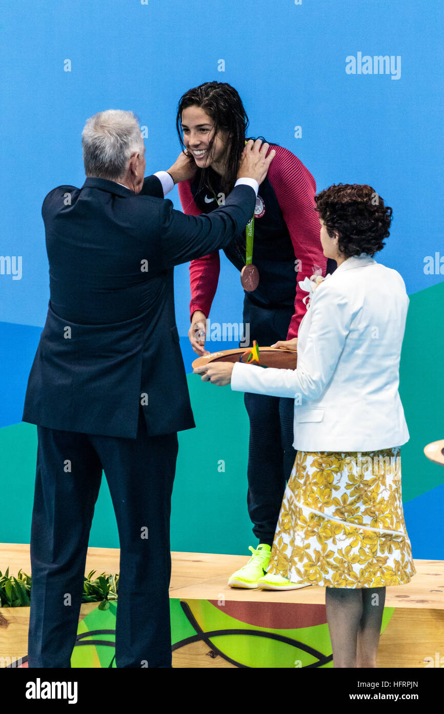 Rio de Janeiro, Brasile. Il 9 agosto 2016. Madeline DiRado (USA) la medaglia di bronzo vincitore nella donna 200m singole medley al 2016 Olympic Summe Foto Stock