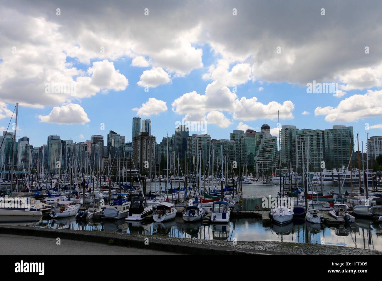 Lo skyline di Vancouver da Stanley Park Foto Stock