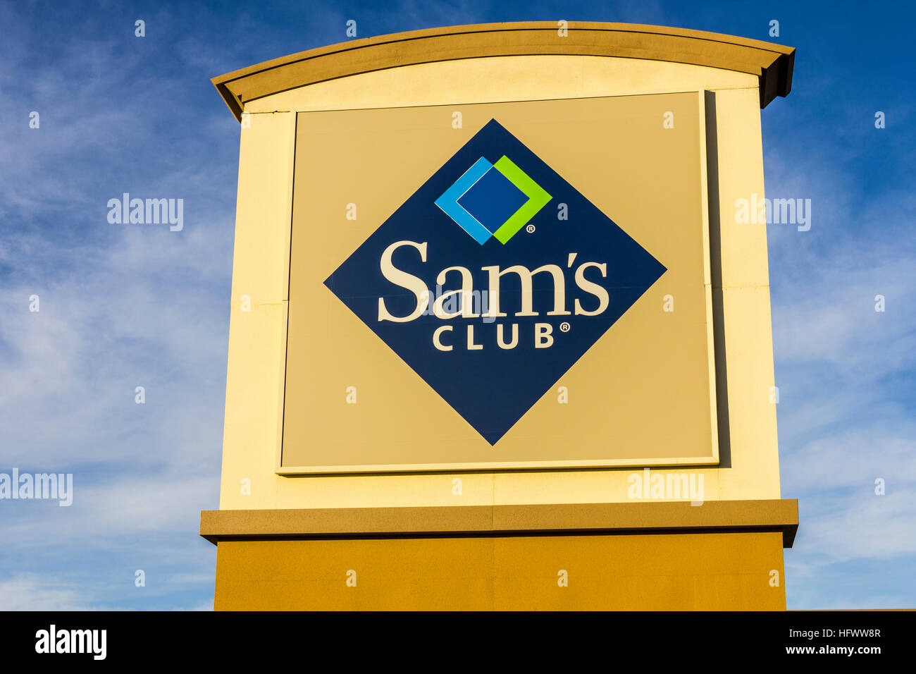 Las Vegas - Circa nel dicembre 2016: Sam's Club Logo di magazzino e digital signage. Sam's Club è una catena di appartenenza solo negozi di proprietà di Walmart II Foto Stock