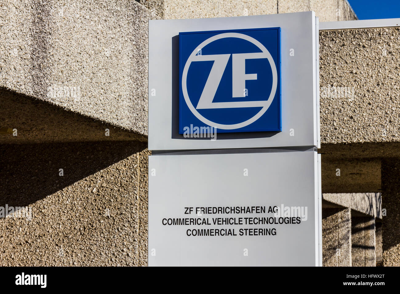 Lafayette - Circa nel dicembre 2016: ZF Friedrichshafen fabbrica dello sterzo. ZF Friedrichshafen acquisito TRW Automotive nel 2015 III Foto Stock