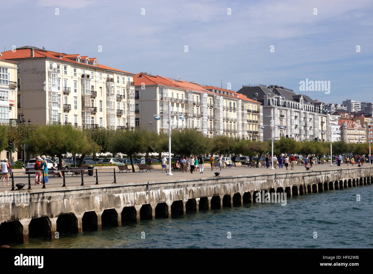 La passeggiata sul lungomare da Paseo de Pereda Santander Cantabria Spagna Foto Stock