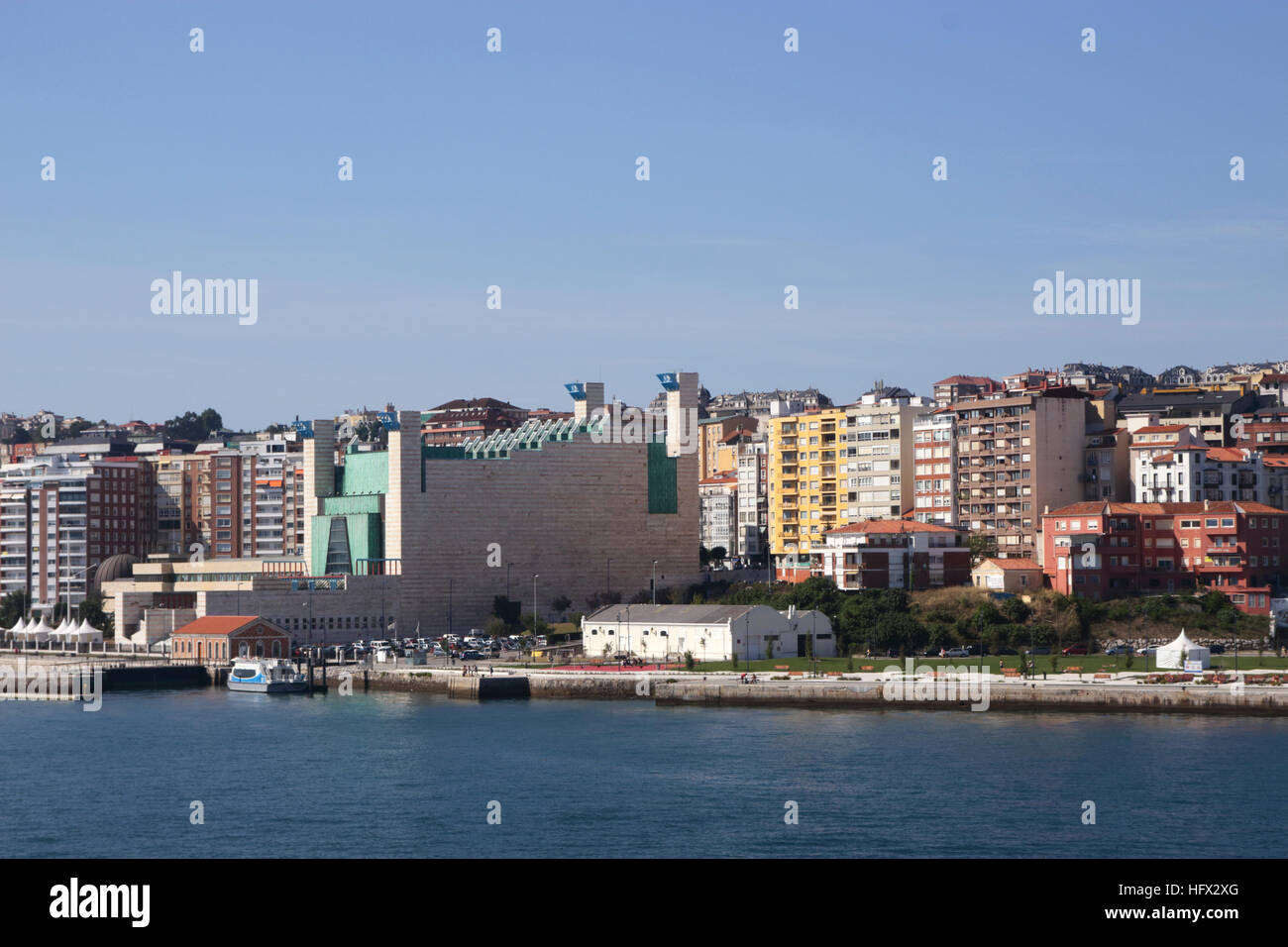 Paesaggio urbano sul lungomare e Palazzo edificio Festival Santander Cantabria Spagna Foto Stock