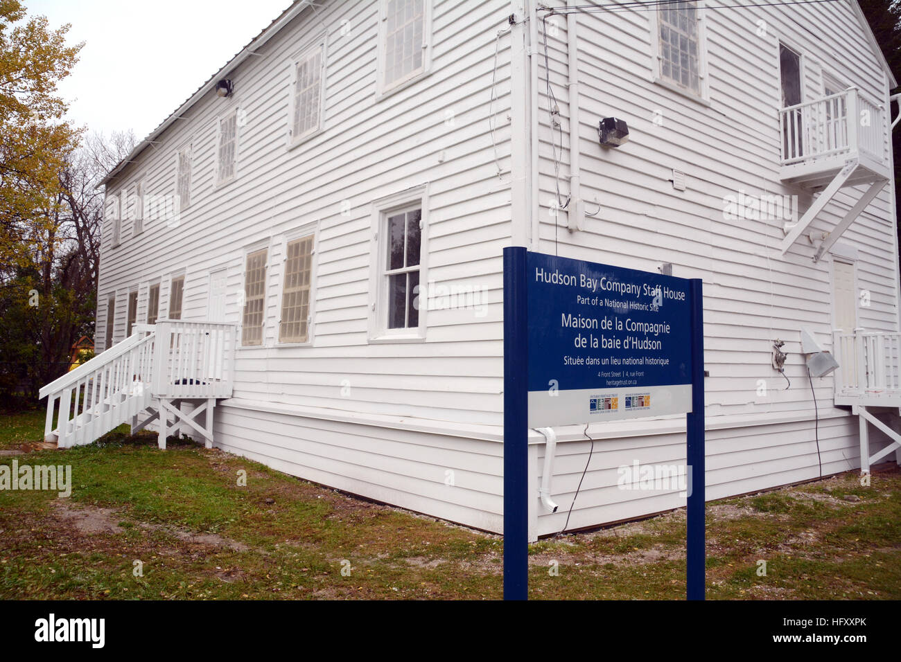 Un xix secolo Hudson's Bay Company casa personale sul sito originale del suo primo insediamento nella fabbrica di alci, Ontario, Canada. Foto Stock