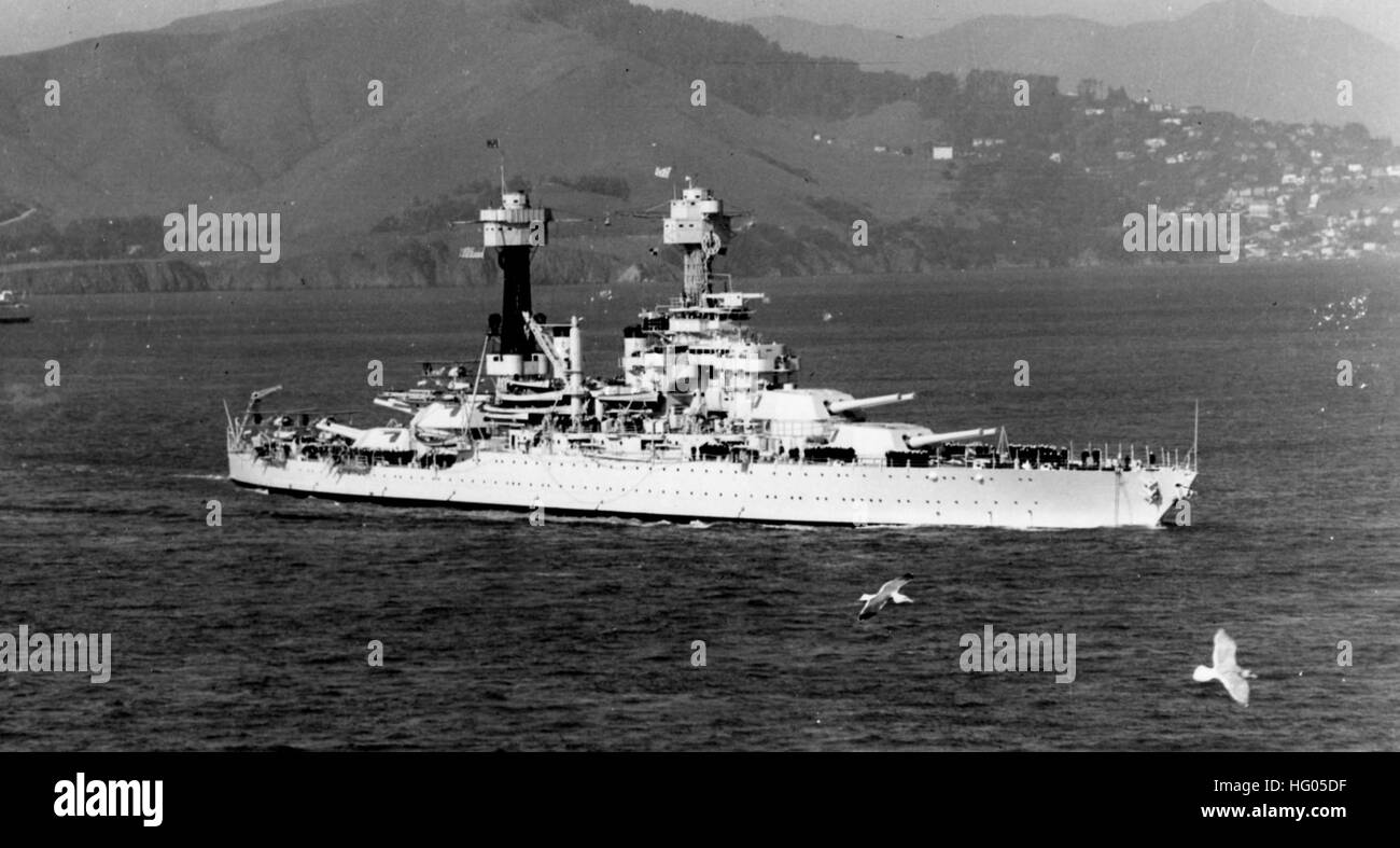 Nella baia di San Francisco, California, circa 1934. Ufficiale DEGLI STATI UNITI Fotografia della marina militare, ora nelle collezioni di archivi nazionali. Uss West Virginia bb Foto Stock