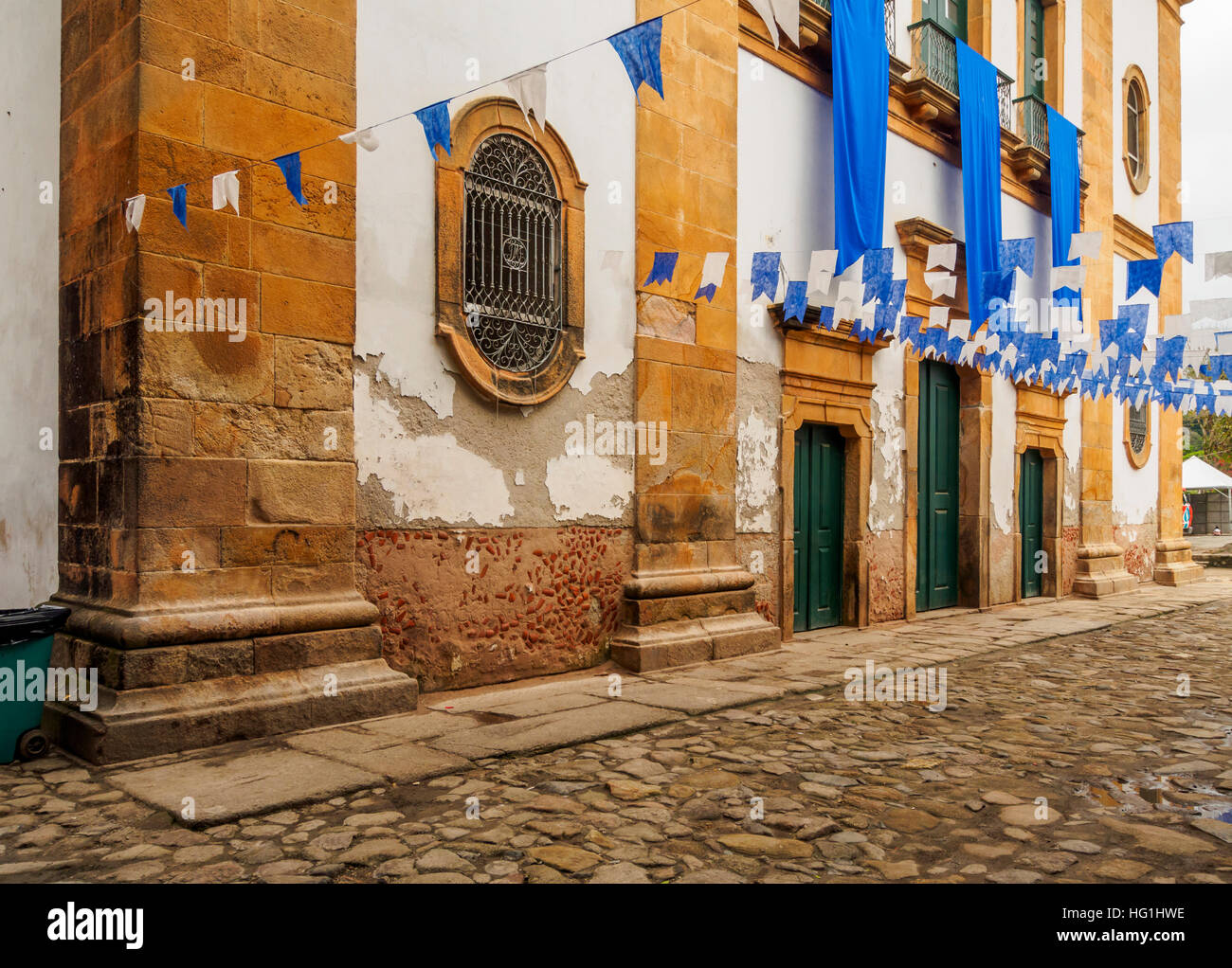 Il Brasile, Stato di Rio de Janeiro, Paraty, vista di Nossa Senhora dos Remedios Chiesa. Foto Stock