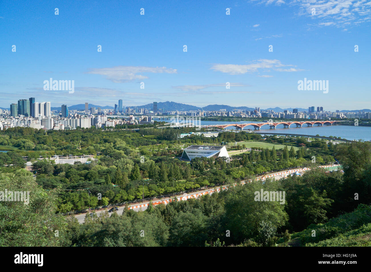 Paesaggio di Mapo-gu con grattacieli, World Cup Park e Han-fiume a Seoul, Corea del Sud Foto Stock