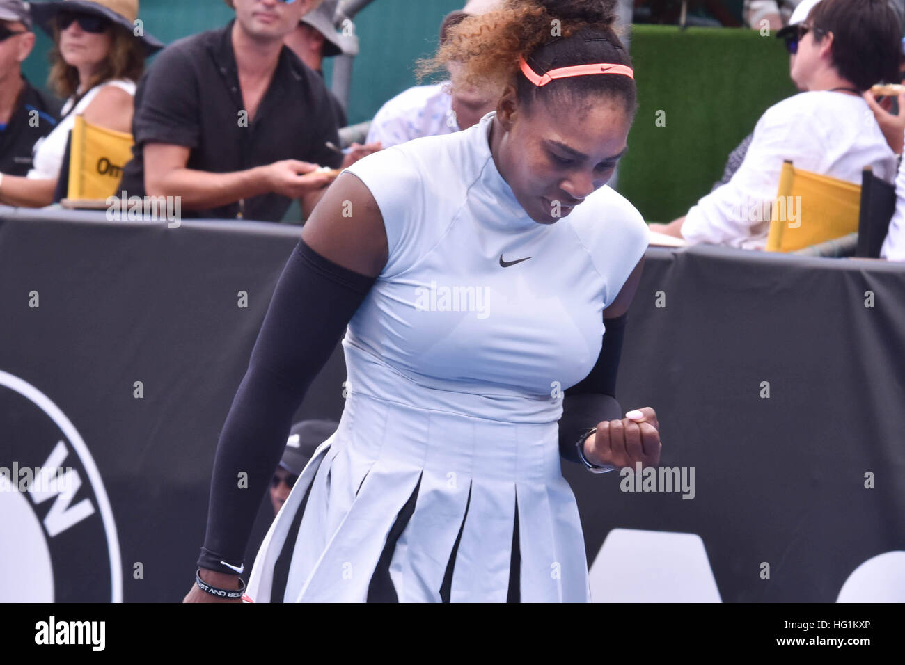 Auckland, Nuova Zelanda. 03 gen 2017. La superstar del Tennis Serena Williams reagisce durante il suo primo giro singles match contro la Francia Pamentie Paolino a WTA ASB Classic il torneo di tennis di Auckland, in Nuova Zelanda © Shirley Kwok/Pacific Press/Alamy Live News Foto Stock