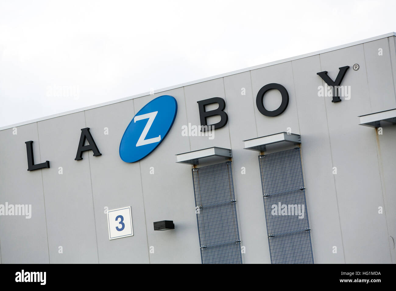 Un segno del logo al di fuori di una struttura occupata da 1A-Z-Boy, Inc. di Robbinsville, New Jersey il 10 dicembre 2016. Foto Stock