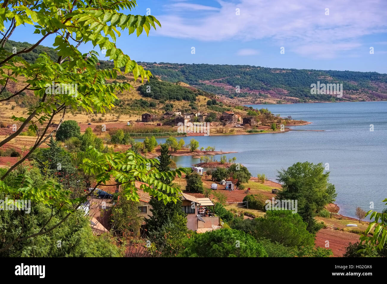 Lac du Salagou in Frankreich - Lac du Salagou in France, Languedoc-Roussillon Foto Stock