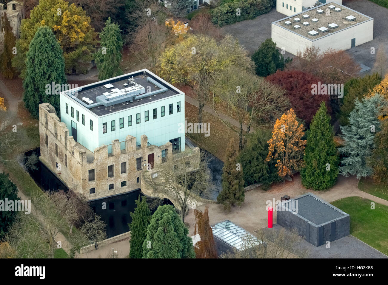Vista aerea, cubo il parco del Castello di Weimar in autunno, KUBUS parte della situazione dell arte nel castello Weitmarer Park, Bochum Ruhr aeria, Foto Stock