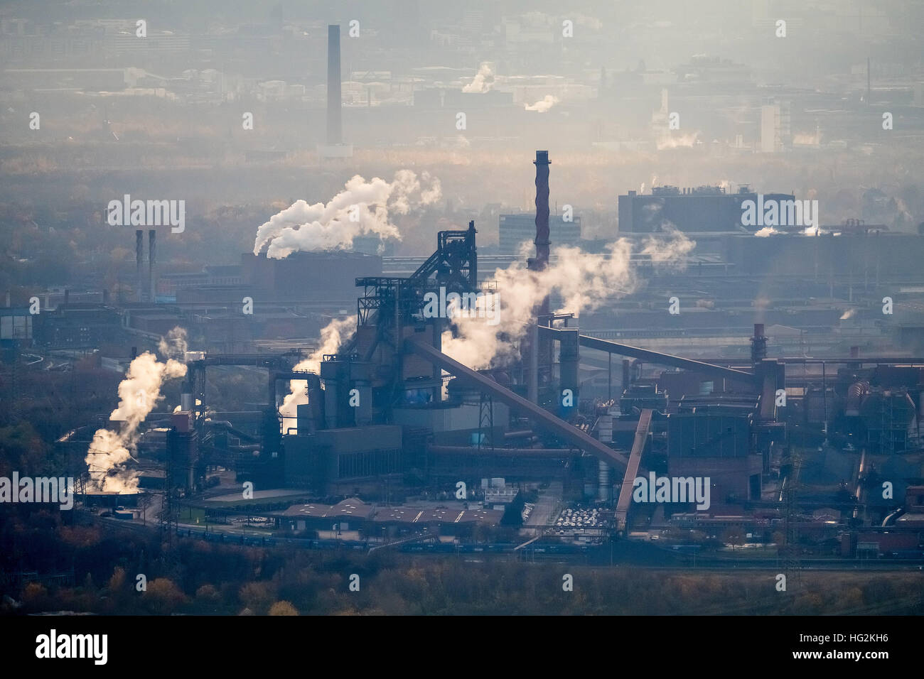 Vista aerea, ThyssenKrupp Steel altoforno Marxloh di Duisburg, industria pesante, acciaierie, Thomas forno, Duisburg,Ruhr aeria Foto Stock