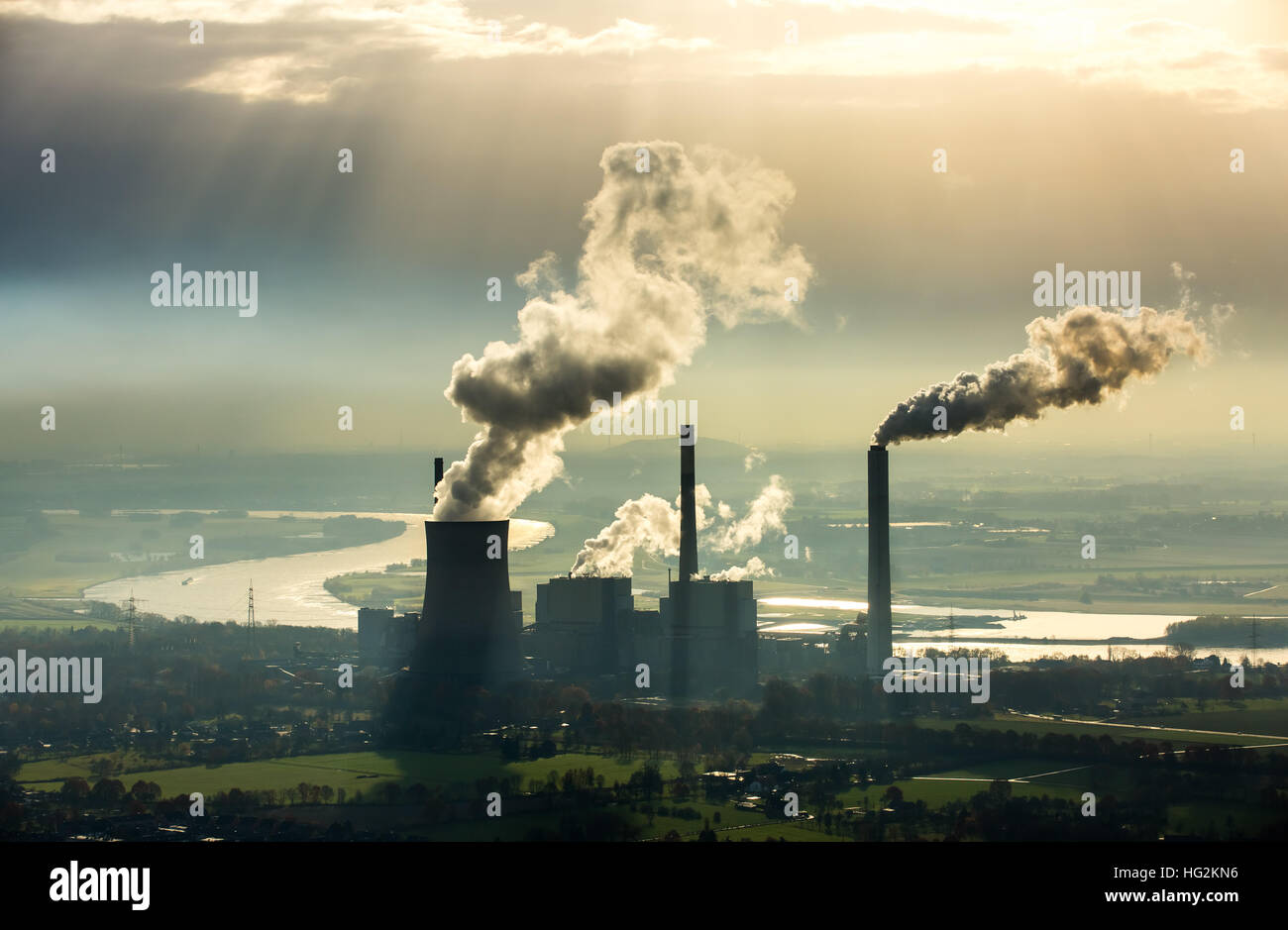 Vista aerea, centrali a carbone vegetale Voerde, Steag Energy Services GmbH, Voerde, il fiume Reno, fumo, emissione, la zona della Ruhr, Foto Stock