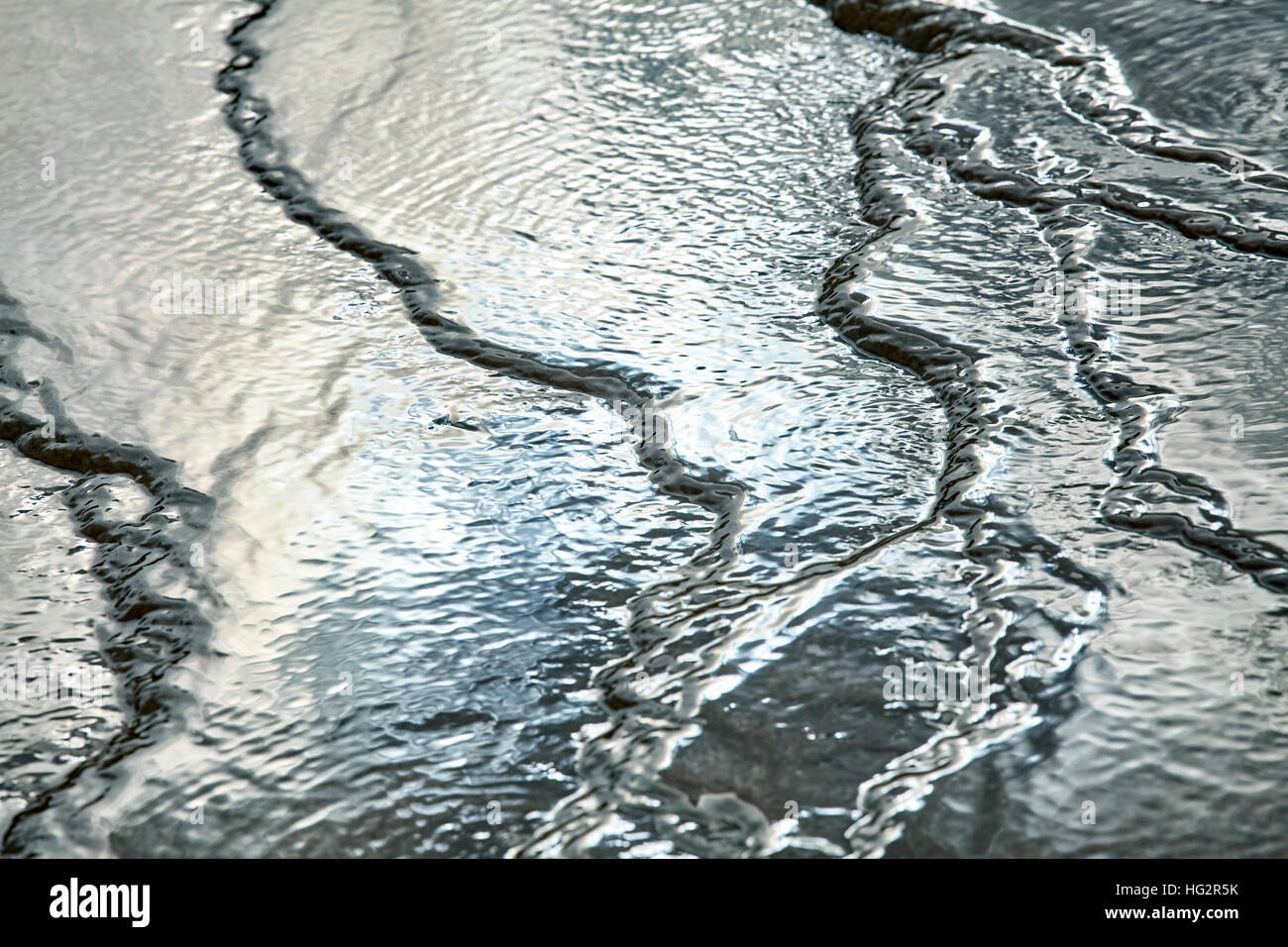 Abstract sfondo sfocato fatto di acqua di superficie, l'elaborazione del colore effetto. Foto Stock