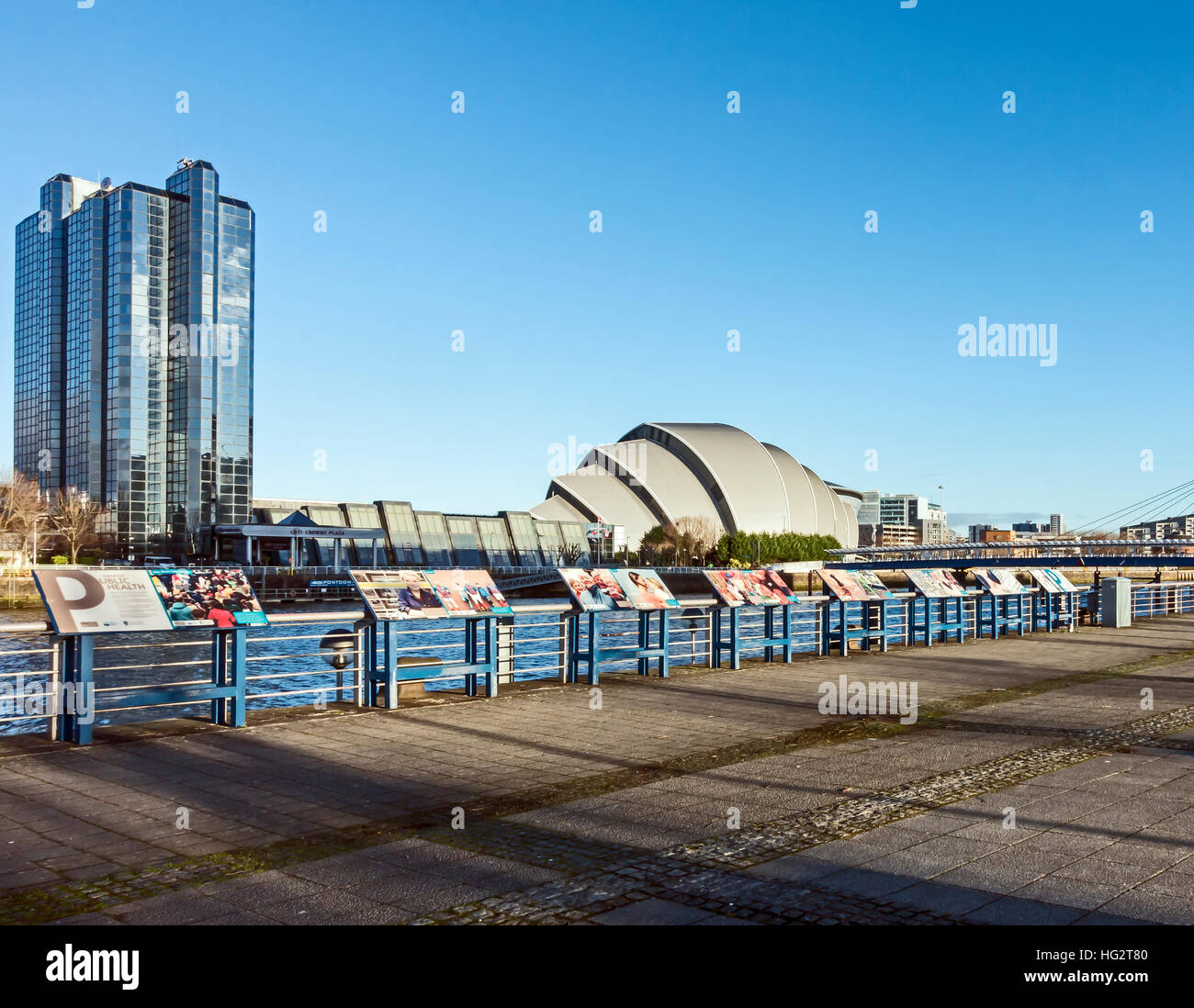 Visualizza la salute dalle campane ponte sul fiume Clyde a Glasgow Scozia Scotland Foto Stock