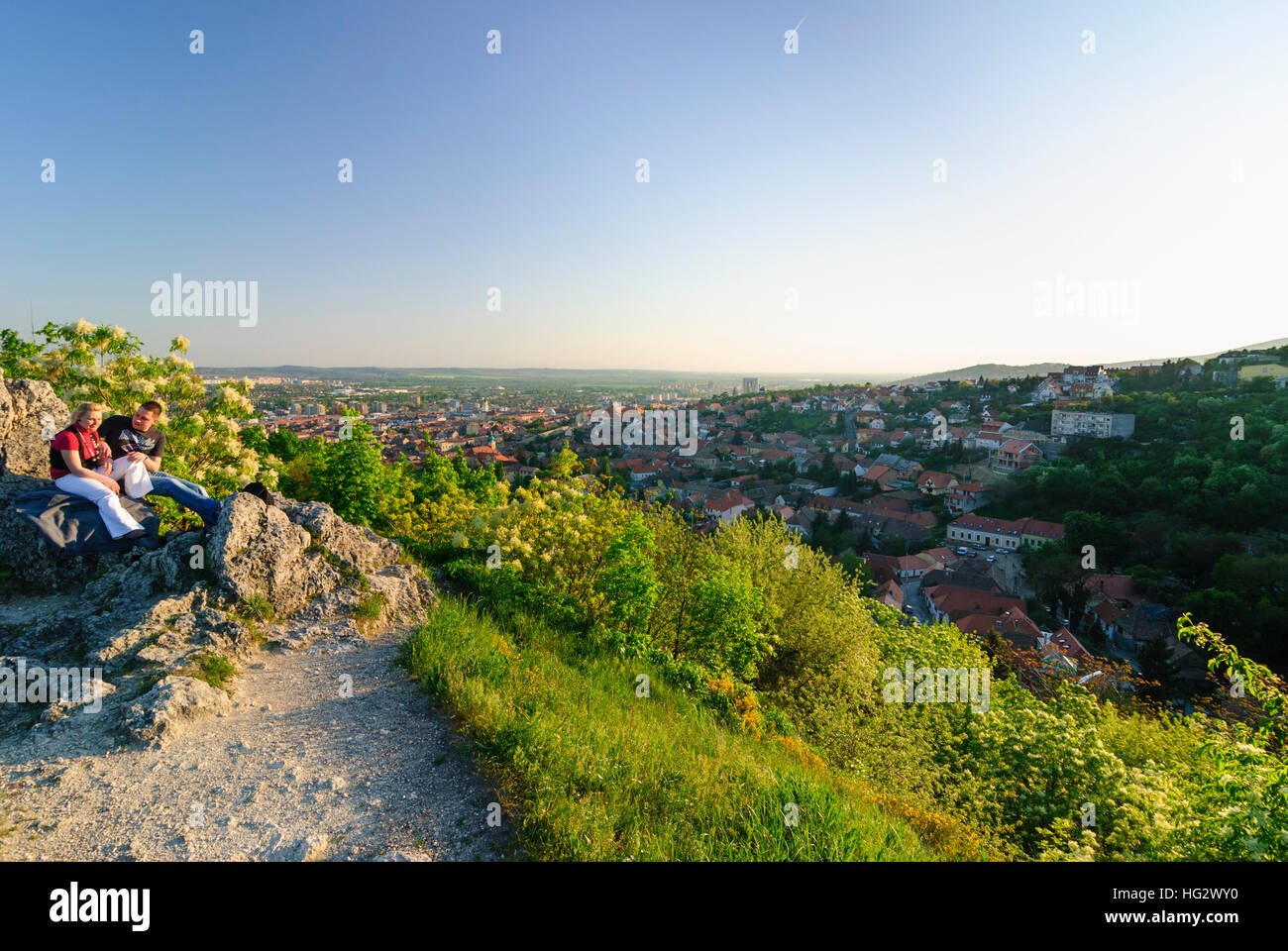 Pecs (Fünfkirchen): collina provvista all'inizio della Montagna Mecsek gamma con una vista della città , Baranya, Ungheria Foto Stock
