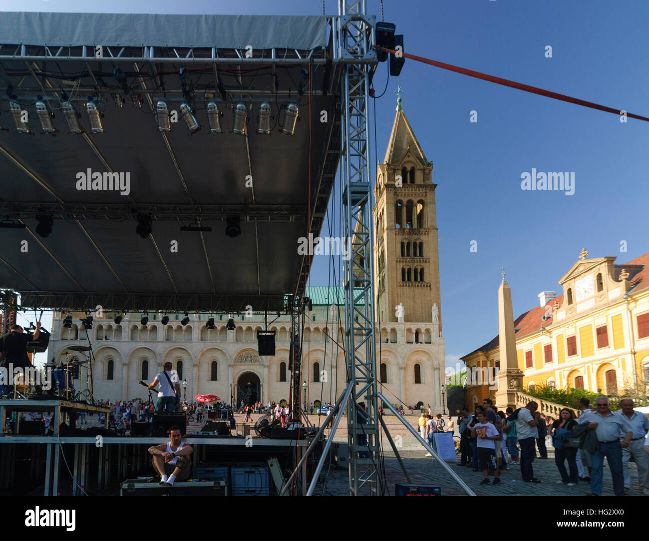 Pecs (Fünfkirchen): Concerto della capitale culturale dell Europa 2010 davanti alla Cattedrale , Baranya, Ungheria Foto Stock