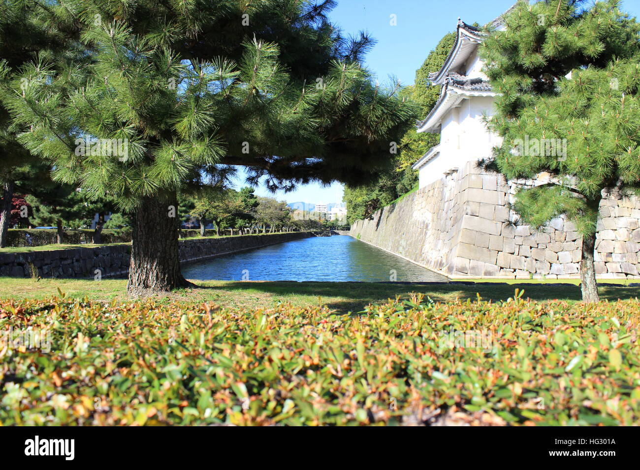 Il fossato e giardino al di fuori del centro storico il Castello di Nijo a Kyoto, Giappone Foto Stock