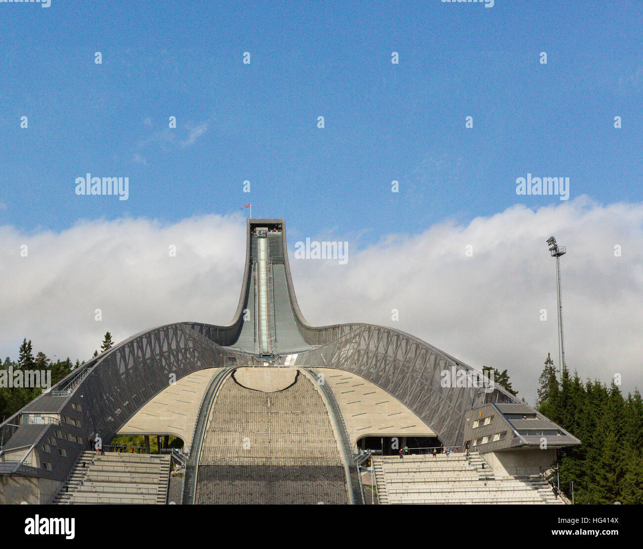 Il Trampolino da Sci di Holmenkollen a Oslo in Norvegia Foto Stock