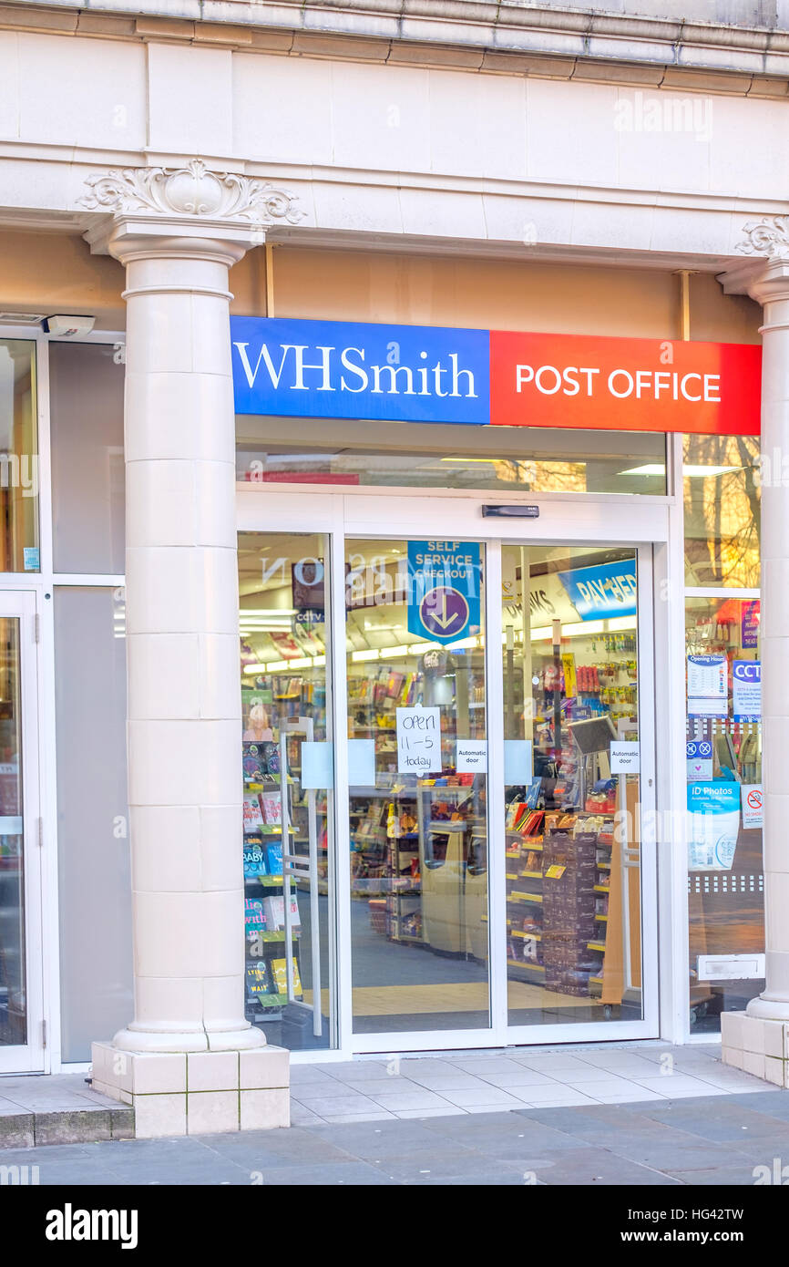 W H Smith in Lancaster City Centre Foto Stock