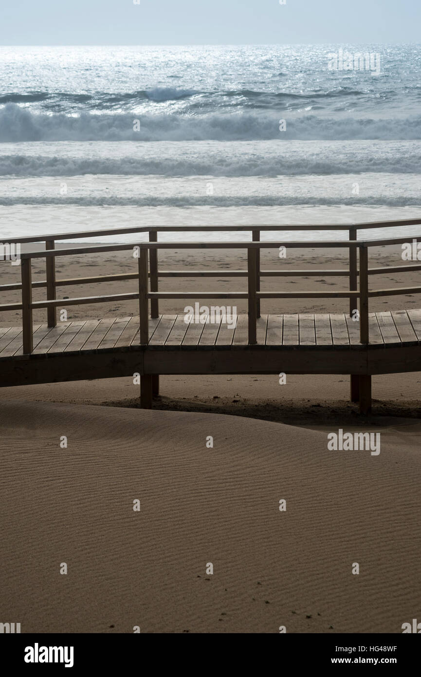 Spiaggia di passerella in legno immagini e fotografie stock ad alta ...