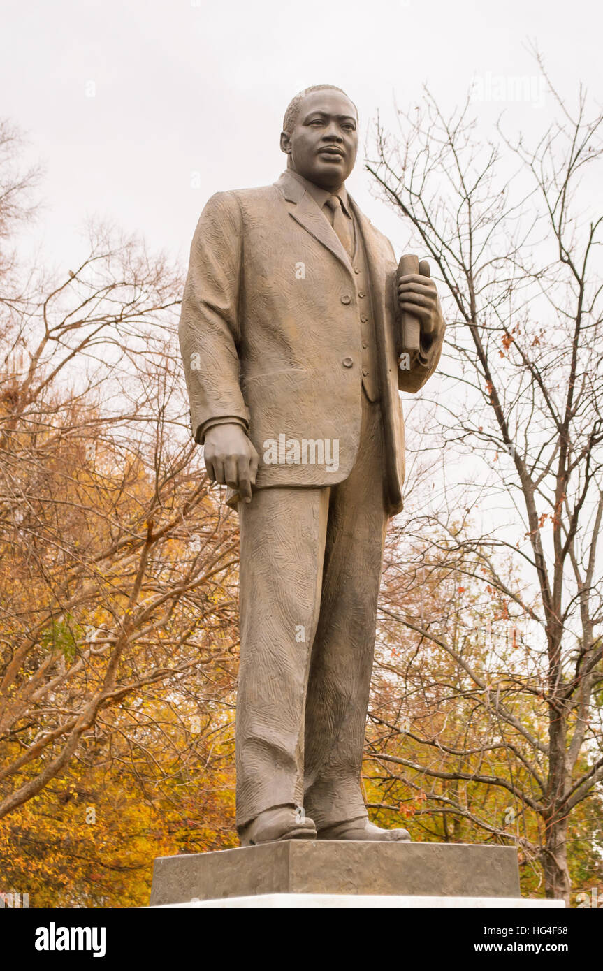 Statua di p. Martin Luther King a Kelly Ingram Park di Birmingham, Alabama, STATI UNITI D'AMERICA Foto Stock