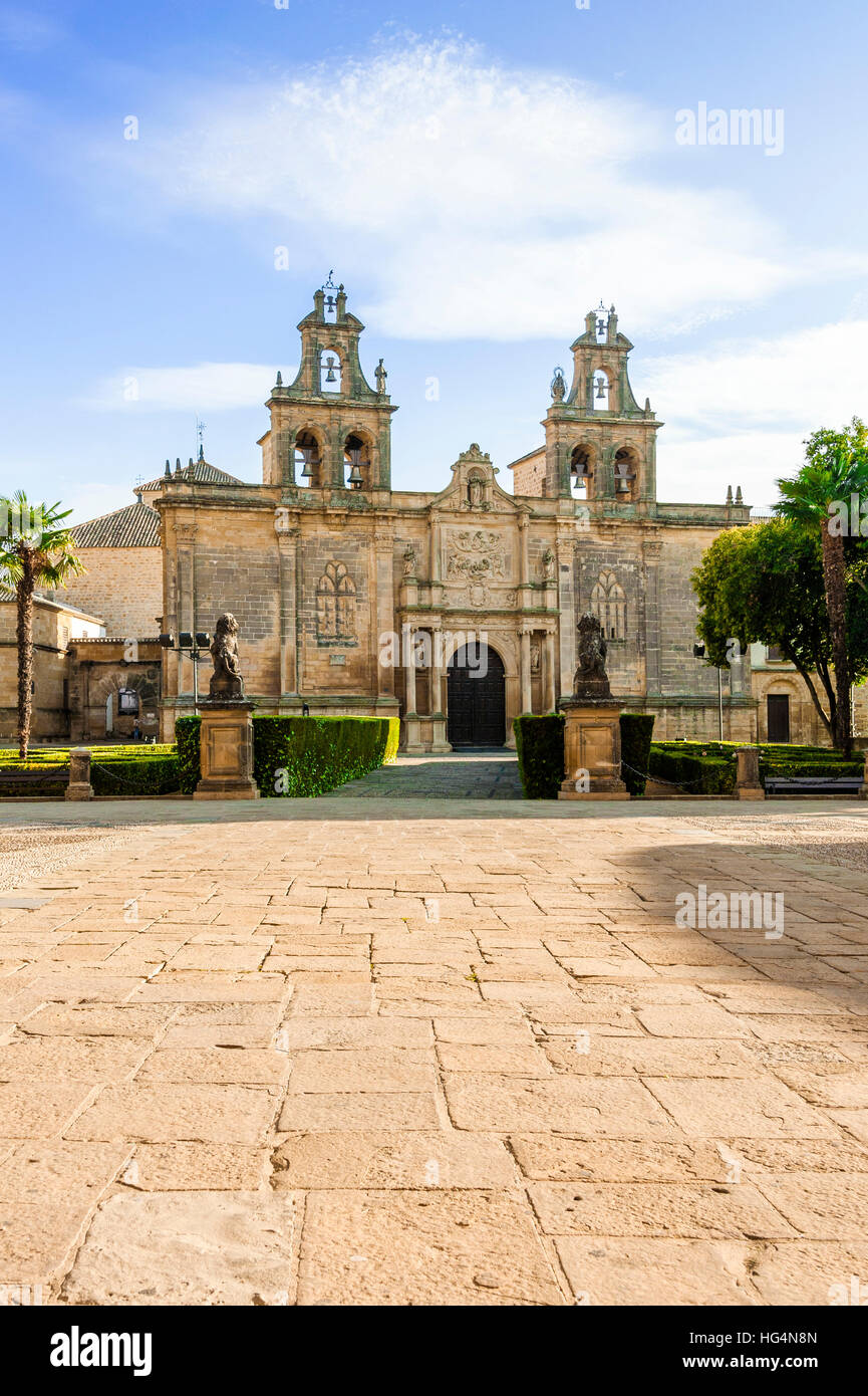 Basilica de Santa Maria de los Reales Alcázares, Plaza de Ubeda, zona monumentale, sito patrimonio mondiale dell'UNESCO, provincia Jaen, Andalusia, Spagna Foto Stock