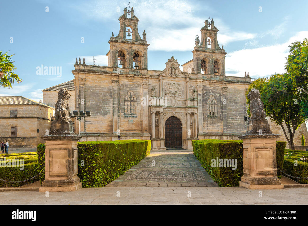 Basilica de Santa Maria de los Reales Alcázares, Plaza de Ubeda, zona monumentale, sito patrimonio mondiale dell'UNESCO, provincia Jaen, Andalusia, Spagna Foto Stock