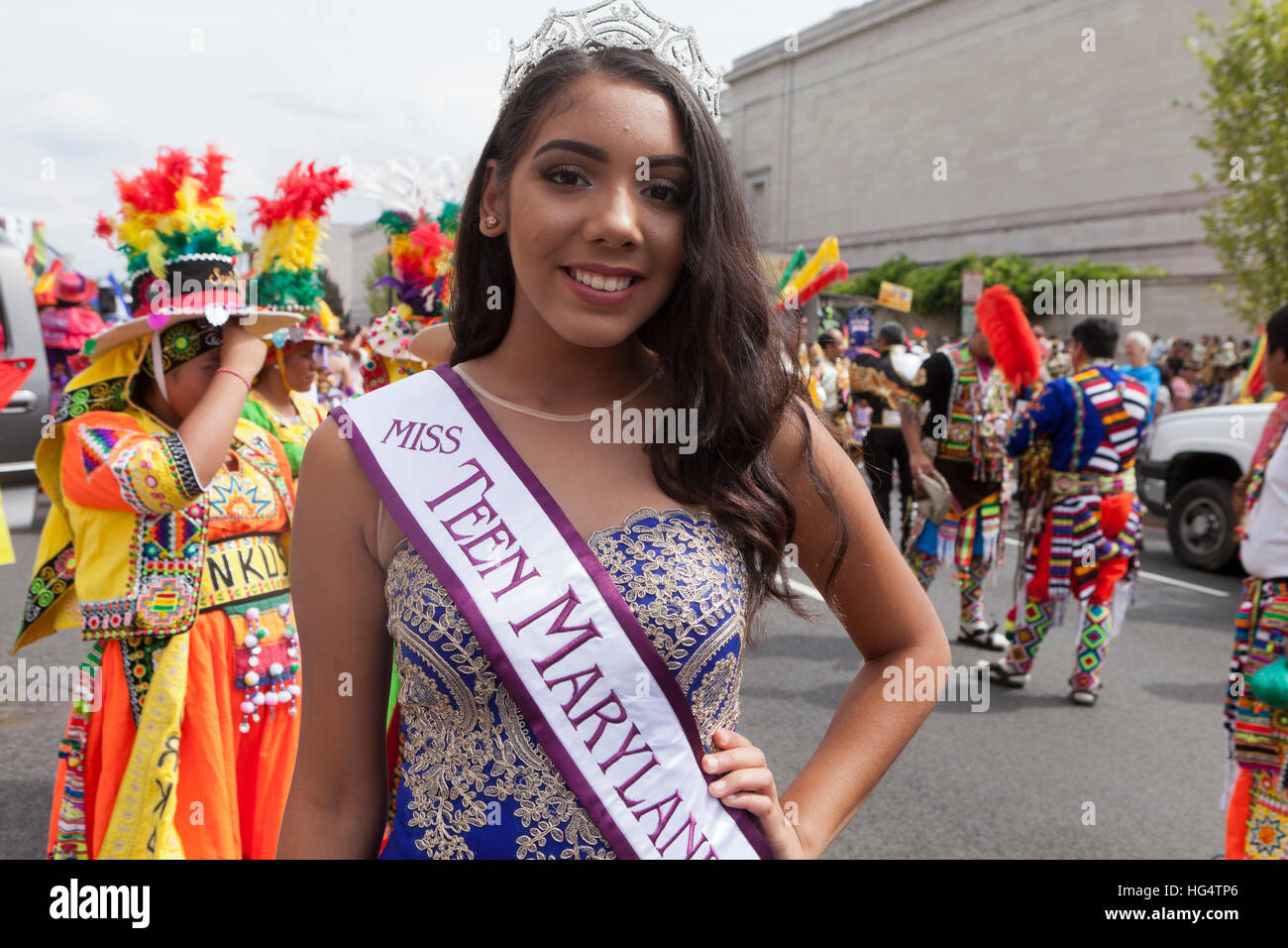 Miss Teen Maryland Latina regina di bellezza al festival Latino - Washington DC, Stati Uniti d'America Foto Stock