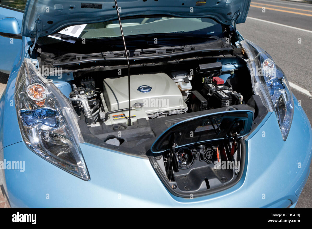 La Nissan Leaf motore baia - USA Foto Stock
