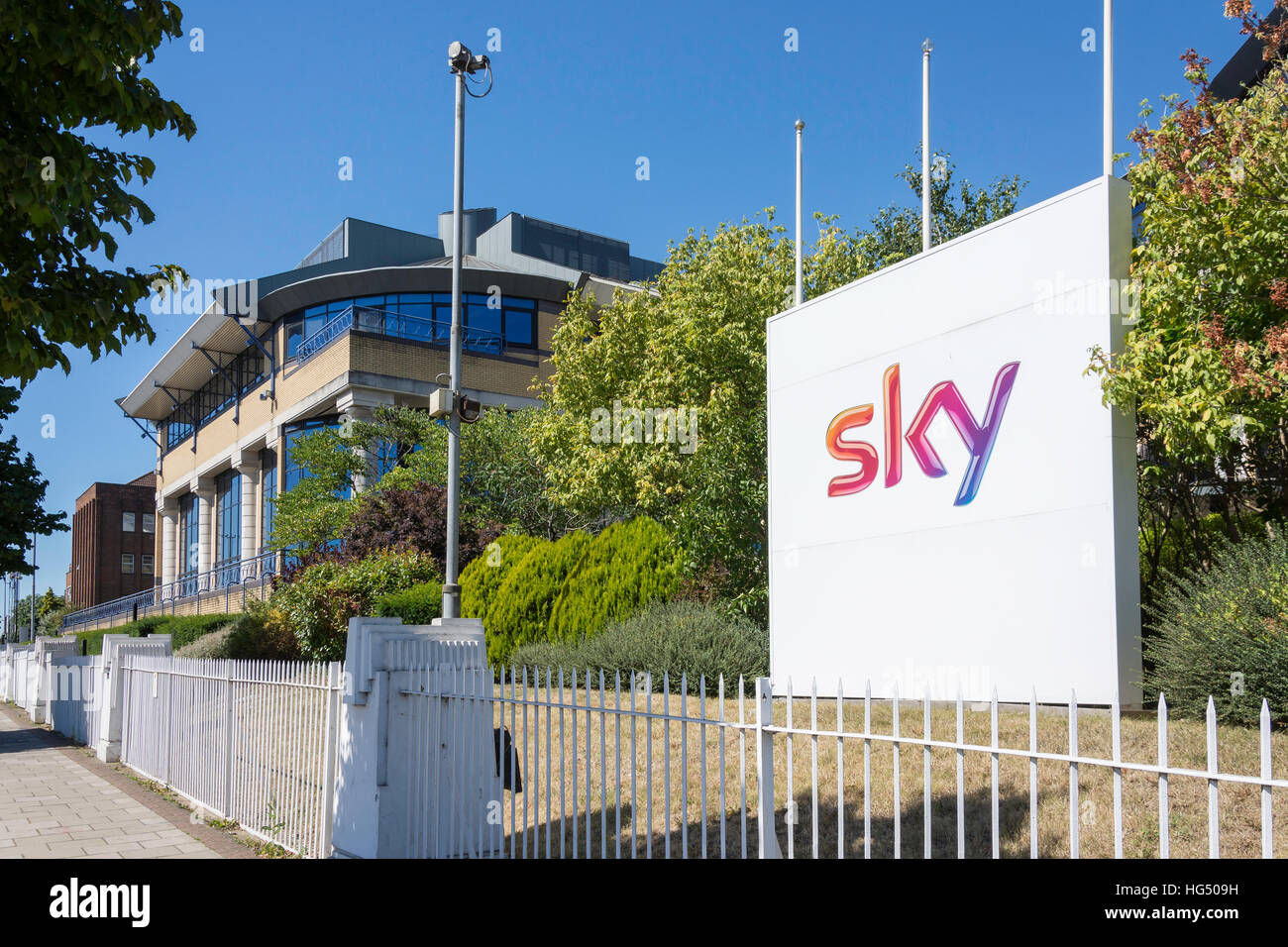 Sky Television HQ, Great West Road, Brentford, London Borough di Hounslow, Greater London, England, Regno Unito Foto Stock
