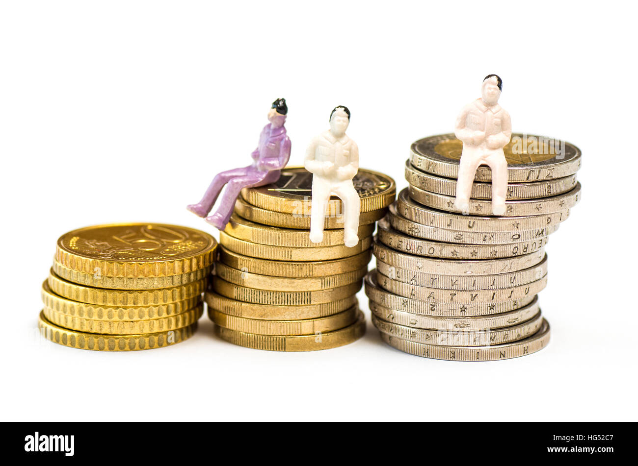 Diagramma di pile di monete d'oro isolato su sfondo bianco con miniatura Foto Stock