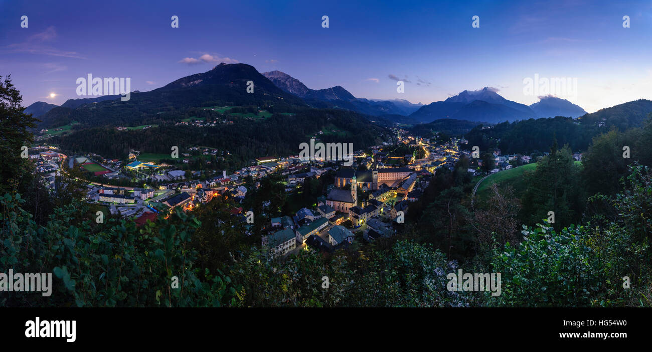 Berchtesgaden: Città Vecchia con Kehlstein e Watzmann (a destra), Oberbayern, Berchtesgadener Land, Alta Baviera, Baviera, Baviera, Germania Foto Stock