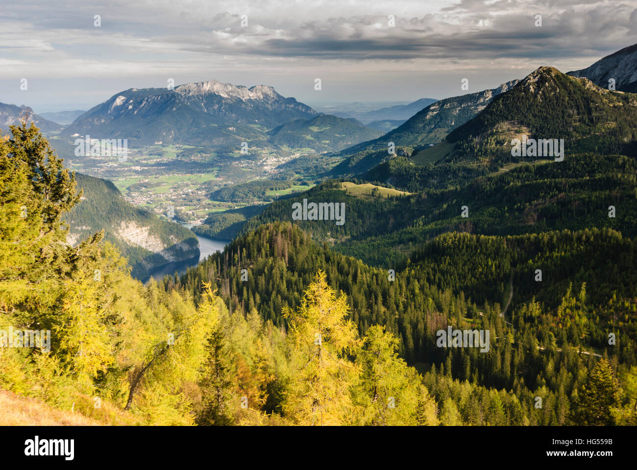 Nationalpark Berchtesgaden: vista dall'alp Gotzenalm al lago di Königssee e Berchtesgaden, Oberbayern, Alta Baviera, Baviera, Baviera, Germania Foto Stock