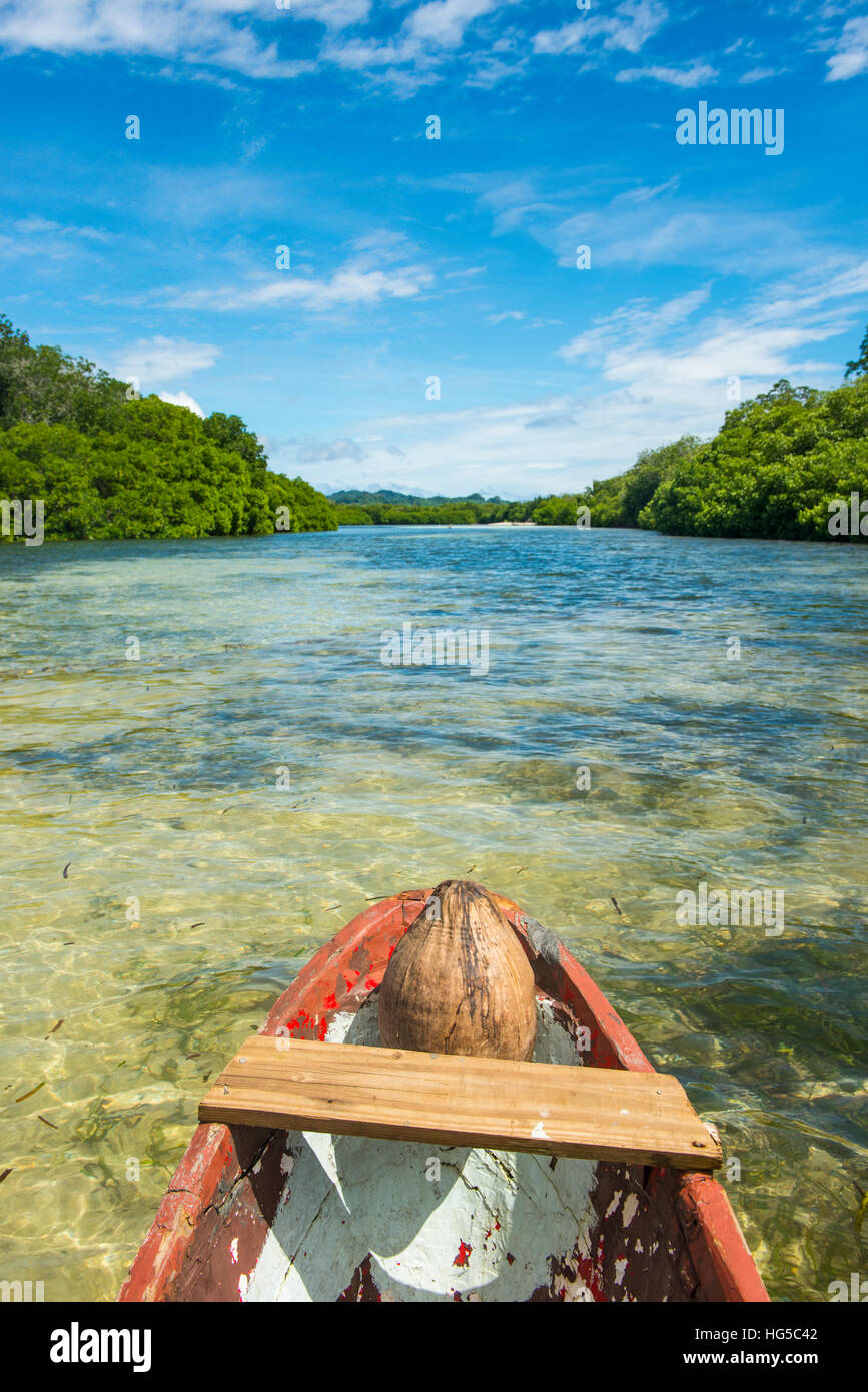 Acqua cristallina nella laguna Utwe, Riserva della Biosfera dall'UNESCO, Kosrae, Stati Federati di Micronesia, Sud Pacifico Foto Stock