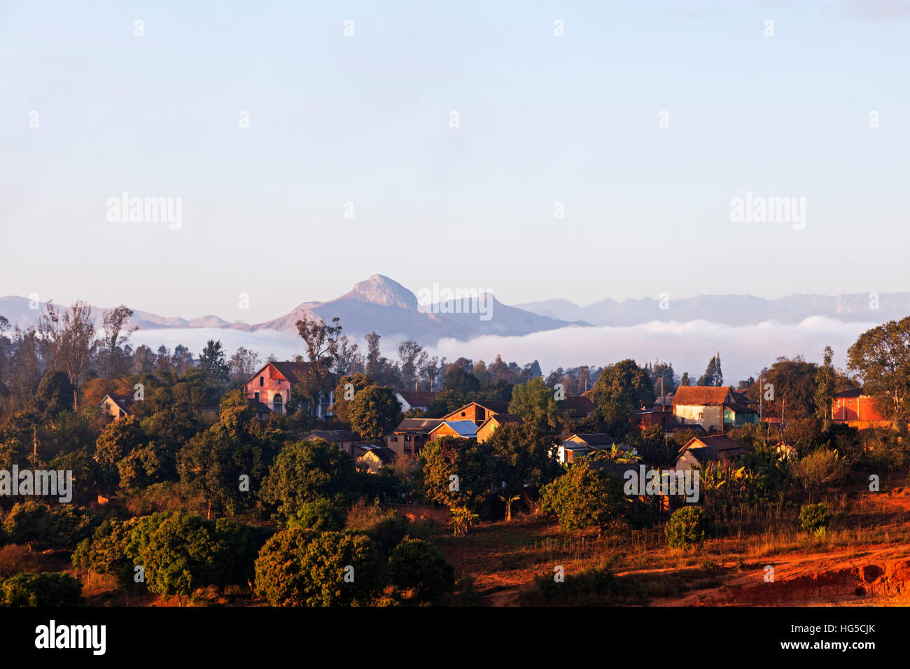 Città Ambalavao e del paesaggio di montagna, zona centrale Foto Stock